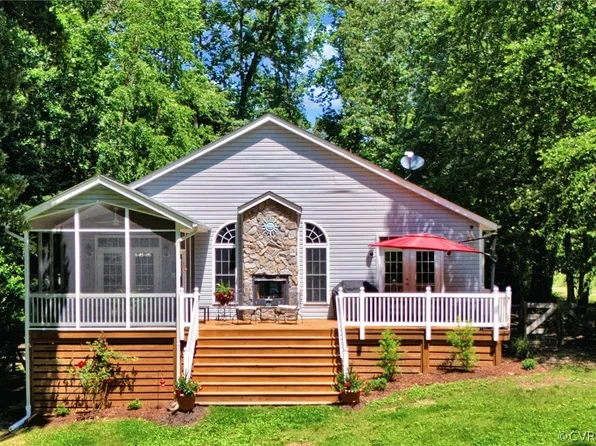 682 Lake Caroline Dr, Ruther Glen, VA 22546