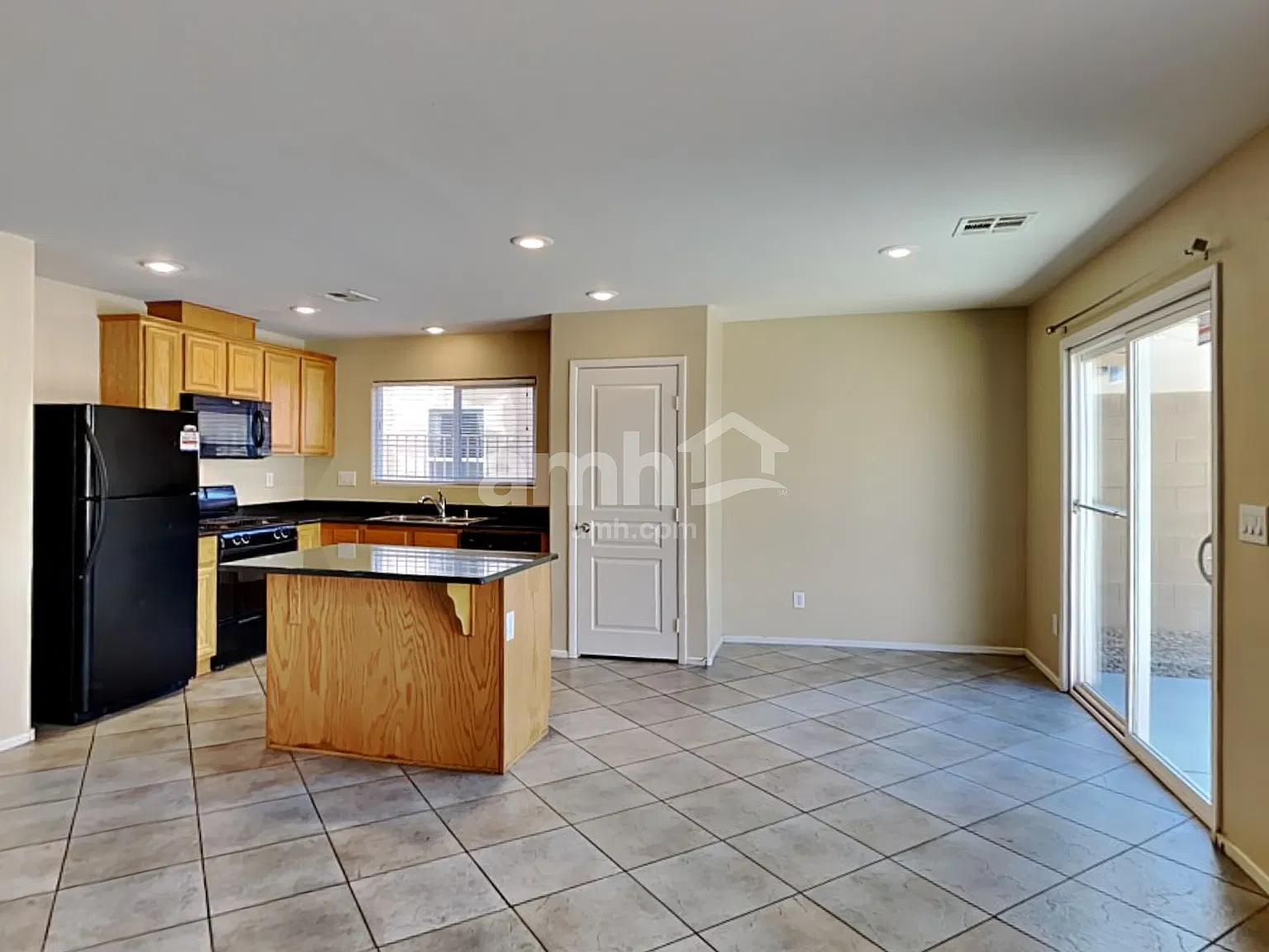 3 bed, 2.5 bath, 1846 sqft, $2,185 — Photo 4