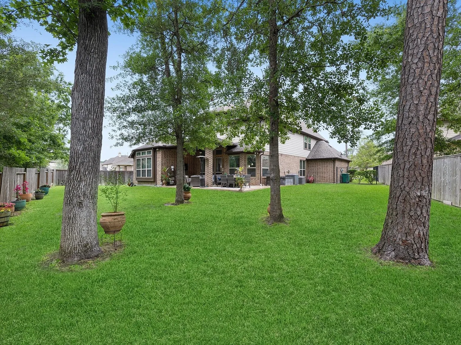 4 bed, 3.5 bath, 3320 sqft, $4,250 — Photo 3