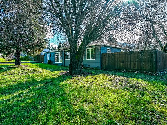 3rd image of 3069 W Sherwood Ave