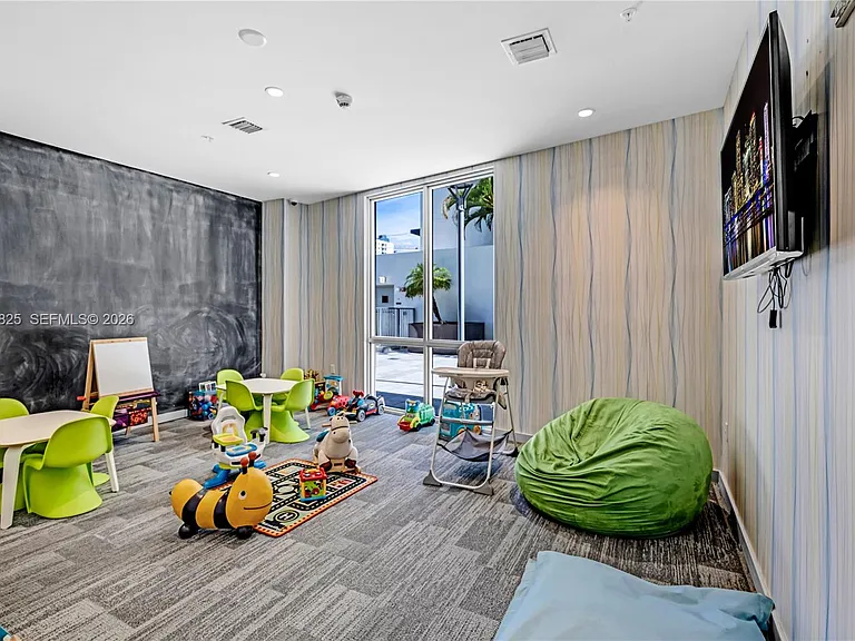 1010 SW 2nd Ave #1003 — Photo 39