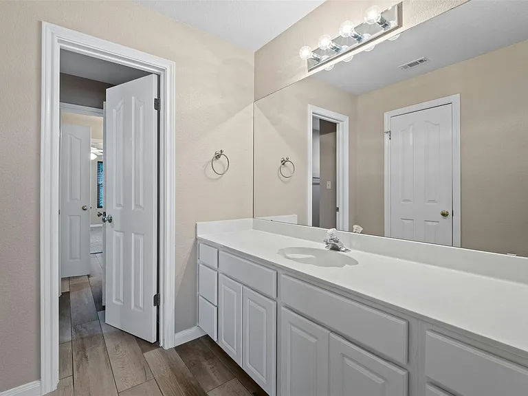 1001 Chickory Ct — Photo 31
