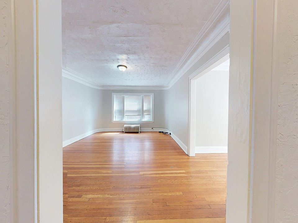 1st image of 2729 Euclid Heights Blvd APT 4