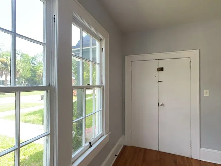 Myra St 2210 — Photo 2