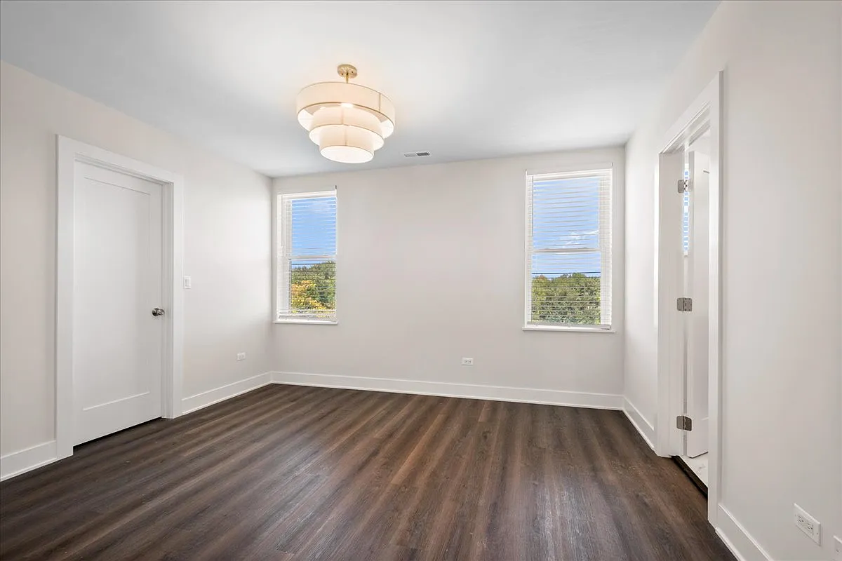 3 bed, $2,895 — Photo 4