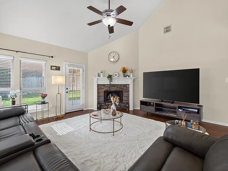 7912 Riverwalk Trl — Photo 15