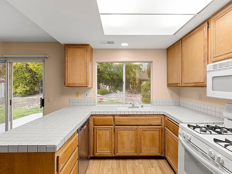 1707 Landing Dr — Photo 13