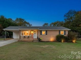 913 Harper Rd, Gastonia, NC 28056