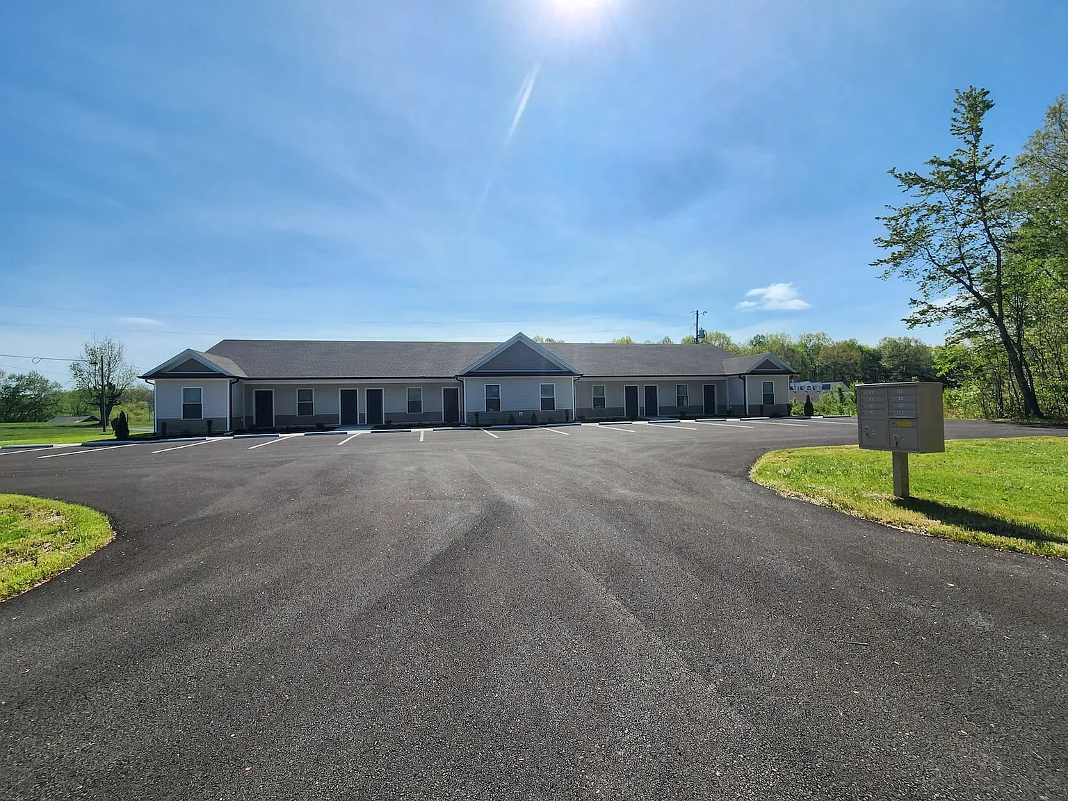 Salem Springs North — Photo 1