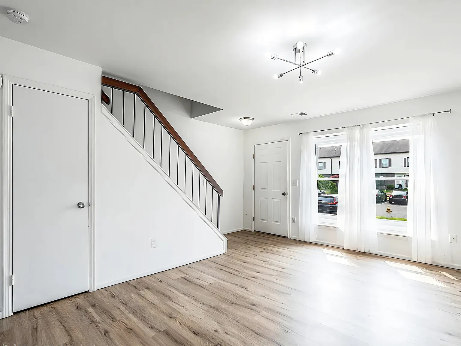 2 bed, 1088 sqft, $2,350 — Photo 3