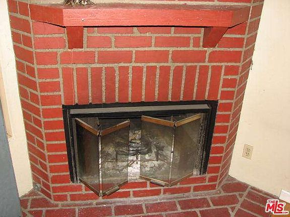 4th image of 1221 N Sycamore Ave APT 9