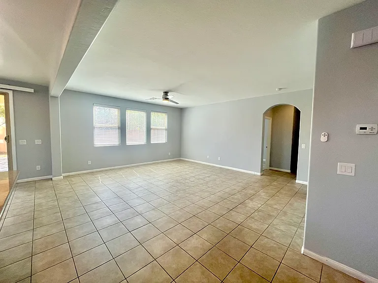 576 Glassford Ct — Photo 8