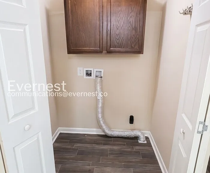 1710 Ichabod Ln #B — Photo 16