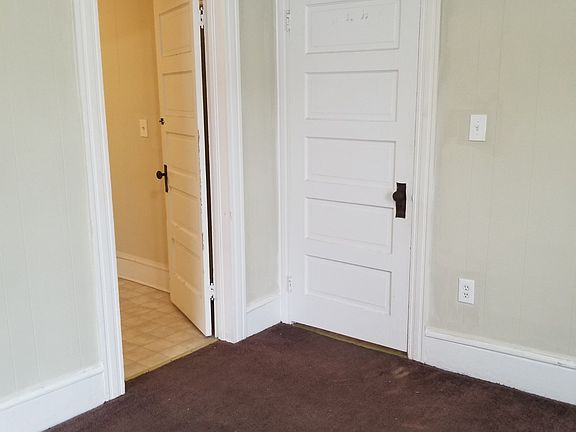 5th image of 48 Lincoln Ave #4