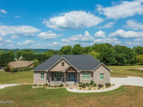 2nd image of 107 Duck Pond Dr