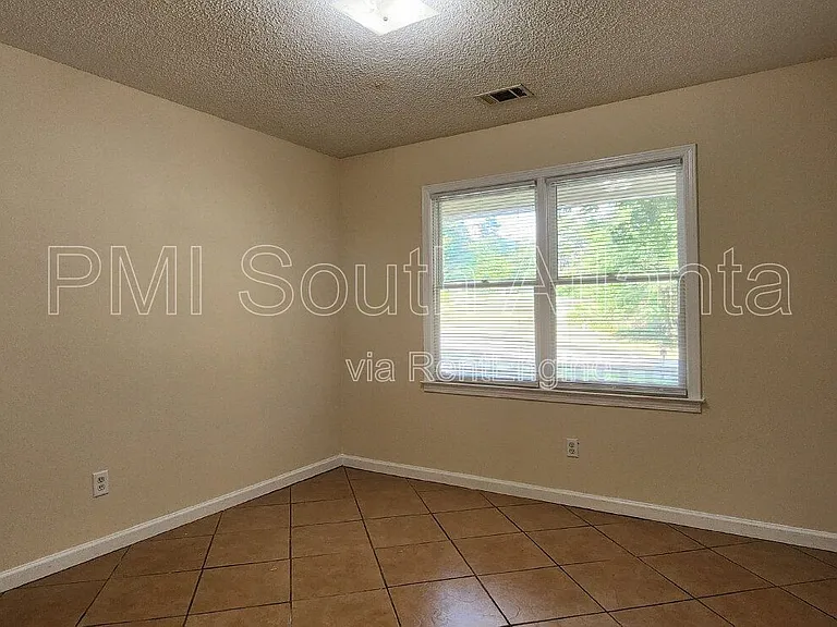 2735 Stanton Woods Dr SE — Photo 18