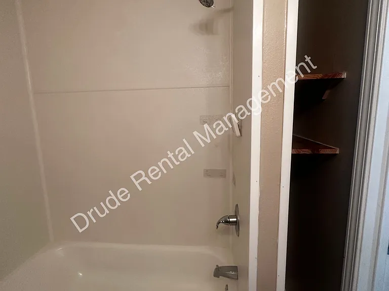 14018 Virginia Dr #2 — Photo 6
