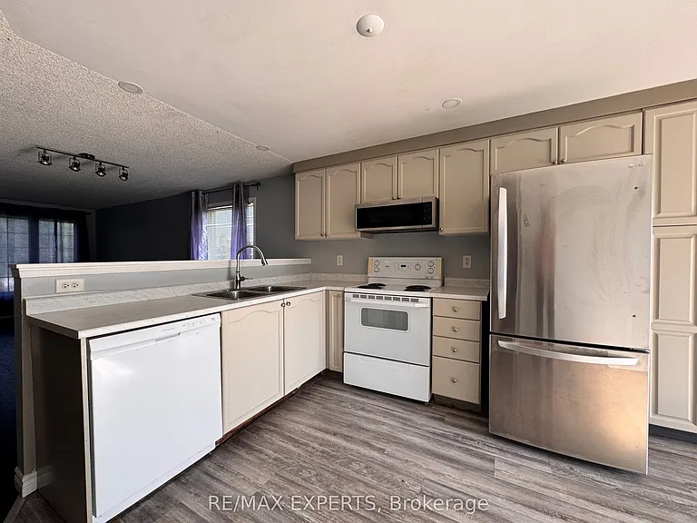 4 Ambler Bay #UPPER — Photo 11