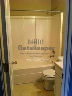 725 Old Stone Ct — Photo 9