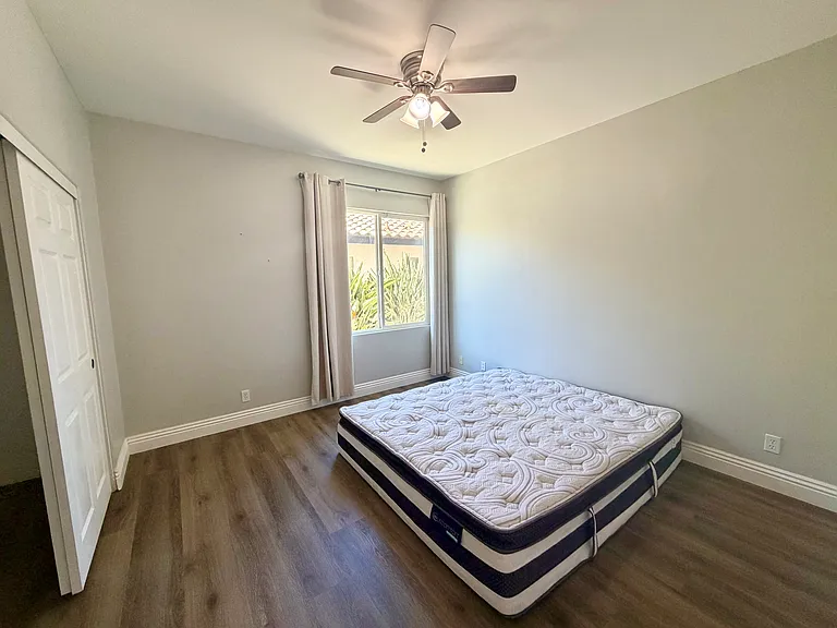 37121 Edgemont Dr — Photo 42