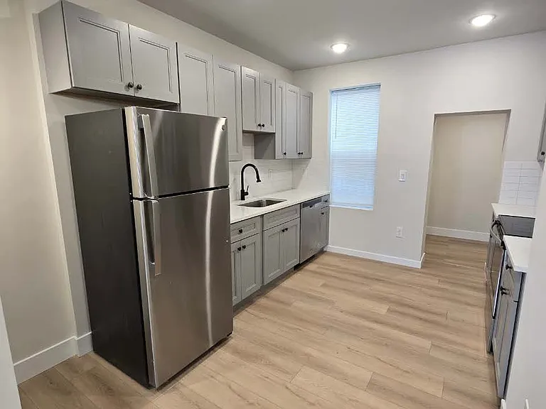 2544 S Sheridan St — Photo 11