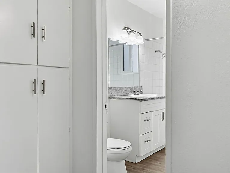 660S Garfiled — Photo 35