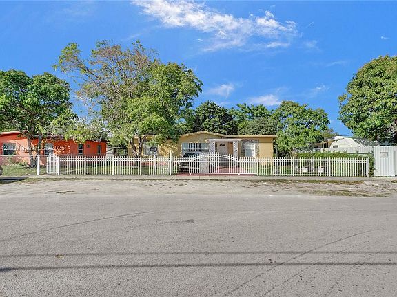 4th image of 415 NW 138th St #415