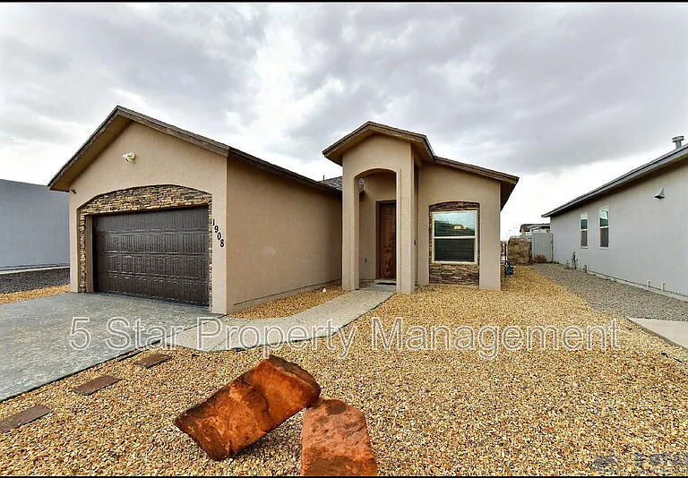 1908 William Caples St — Photo 2