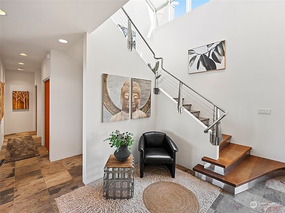 4th image of 4849 Surfcrest Drive