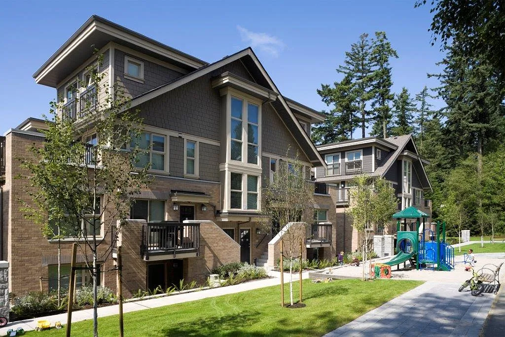 Greenwood Commons — Photo 1