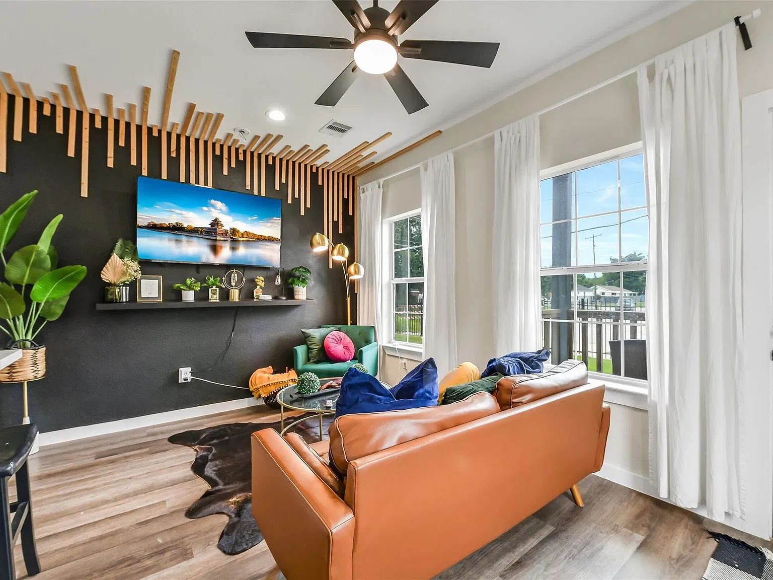 3 bed, 2.0 bath, 1050 sqft, $1,950 — Photo 3