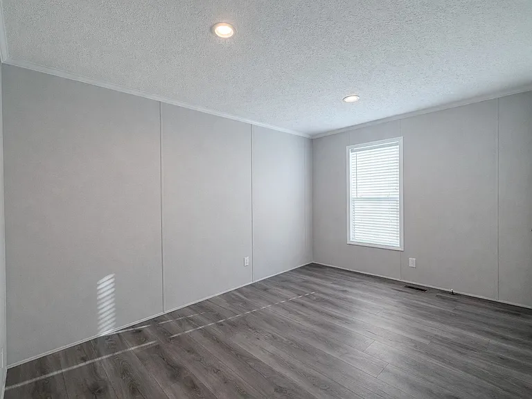 29800 Guilford Cir #240 — Photo 24