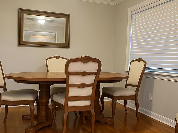 3rd image of 3264 Dogwood Ln