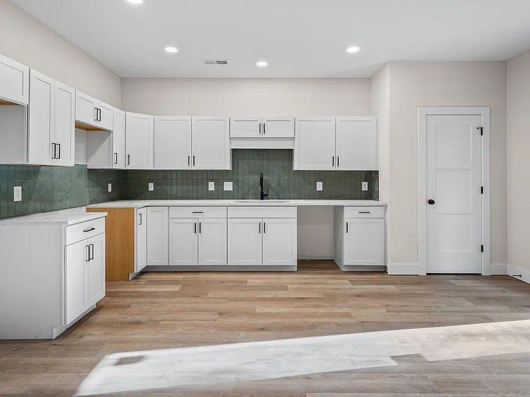 217 Cave St #1 — Photo 4
