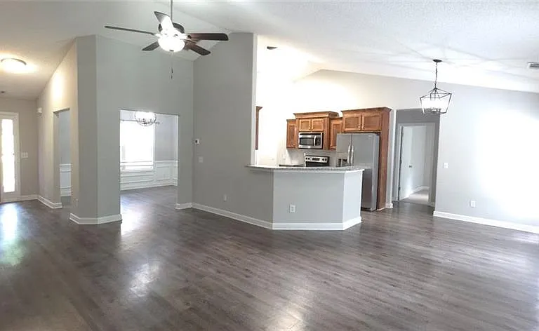 439 Red Bud Rd — Photo 4
