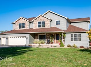 165 Beagle Rd, Mill Hall, PA 17751