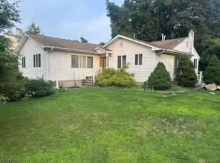 19 Borrego Dr, Woodland Park, NJ 07424