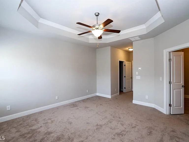 208 Bedford Aly — Photo 18