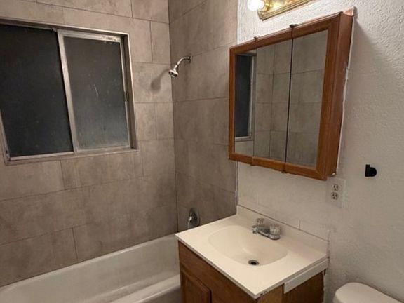 4th image of 4801 Vermont Ave Unit B
