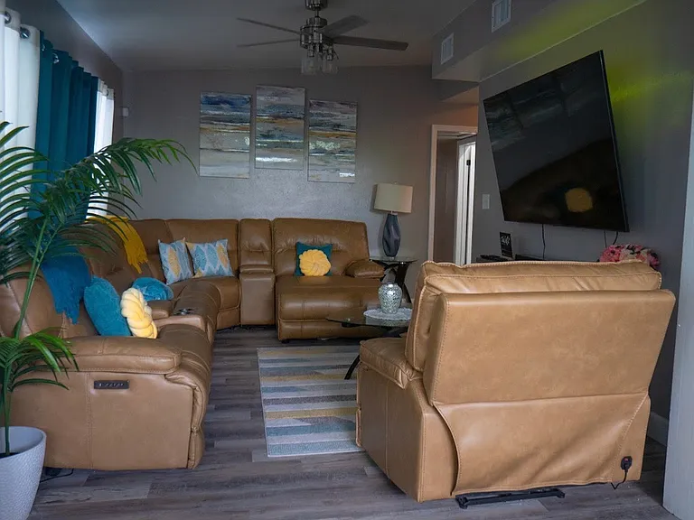 5820 Wolf Rd — Photo 4