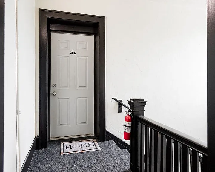 Kirkwood Apartments — Photo 32