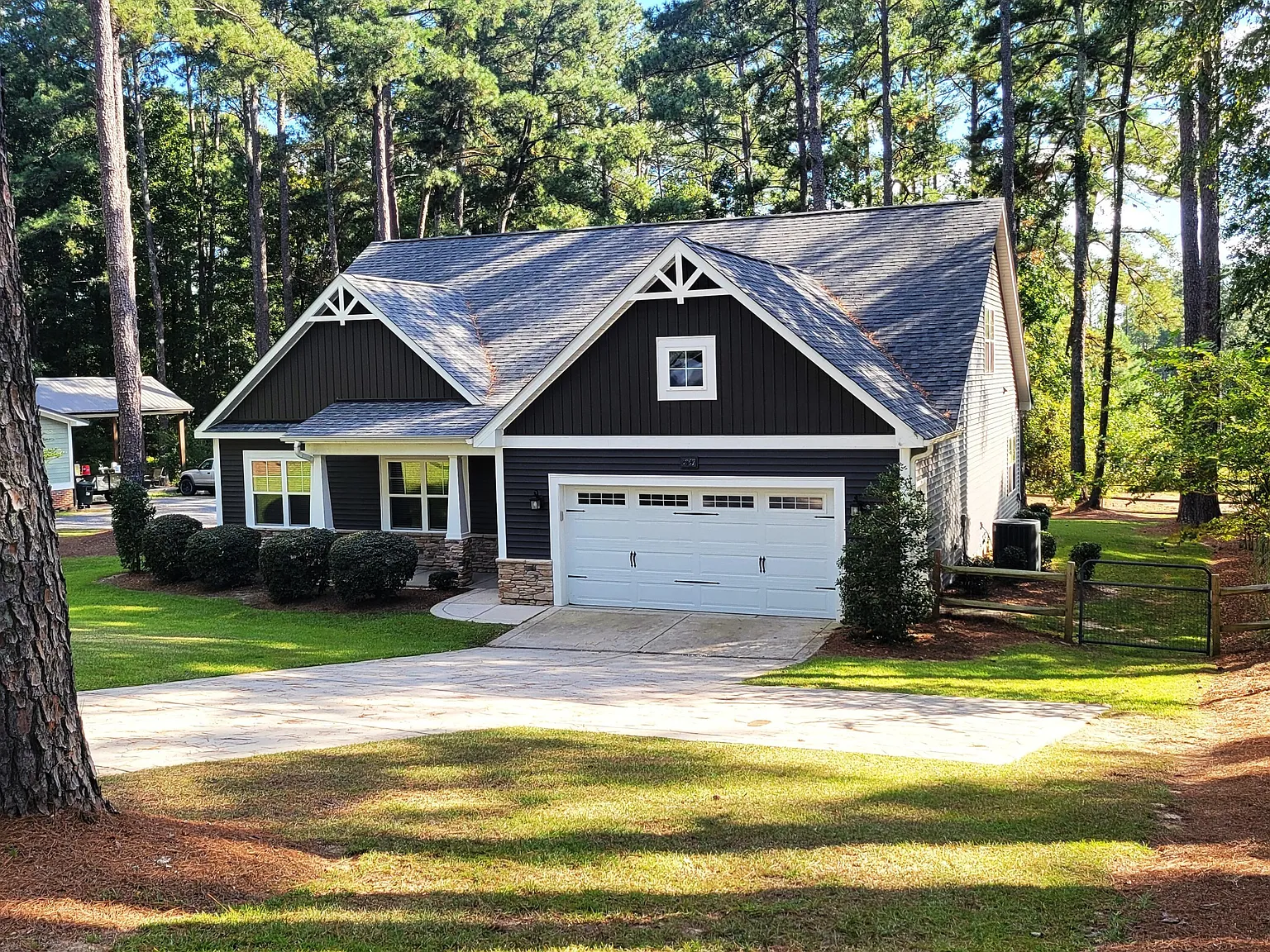4 bed, 3.0 bath, 2310 sqft, $2,500 — Photo 2