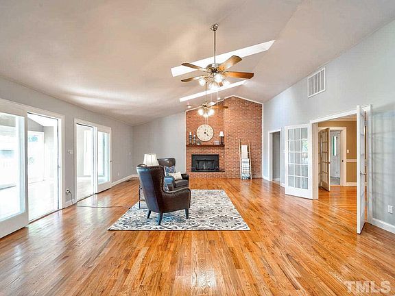 3rd image of 2000 Donna Ct