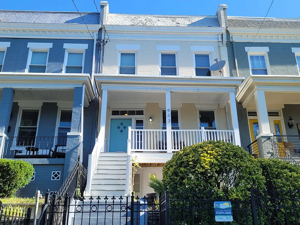 903 Allison St NW