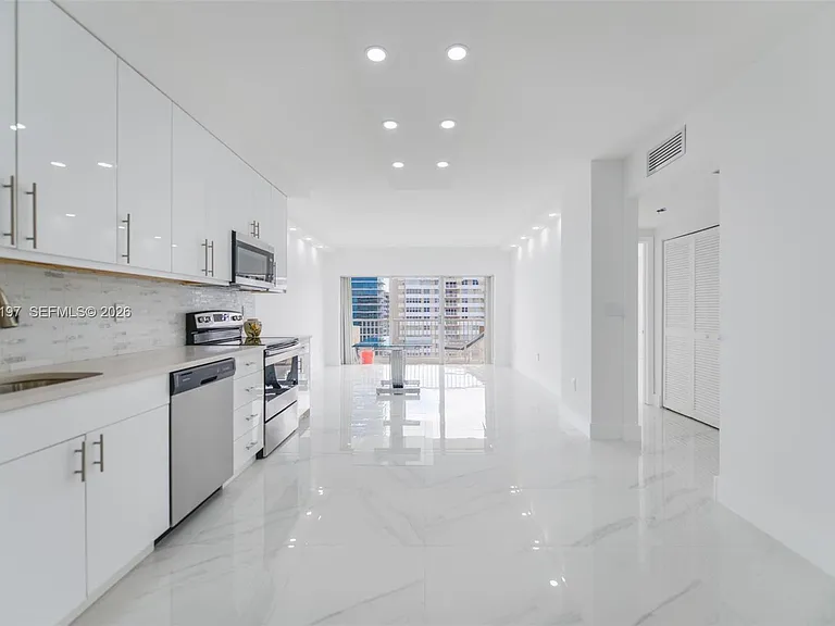 1950 S Ocean Dr #19A — Photo 10