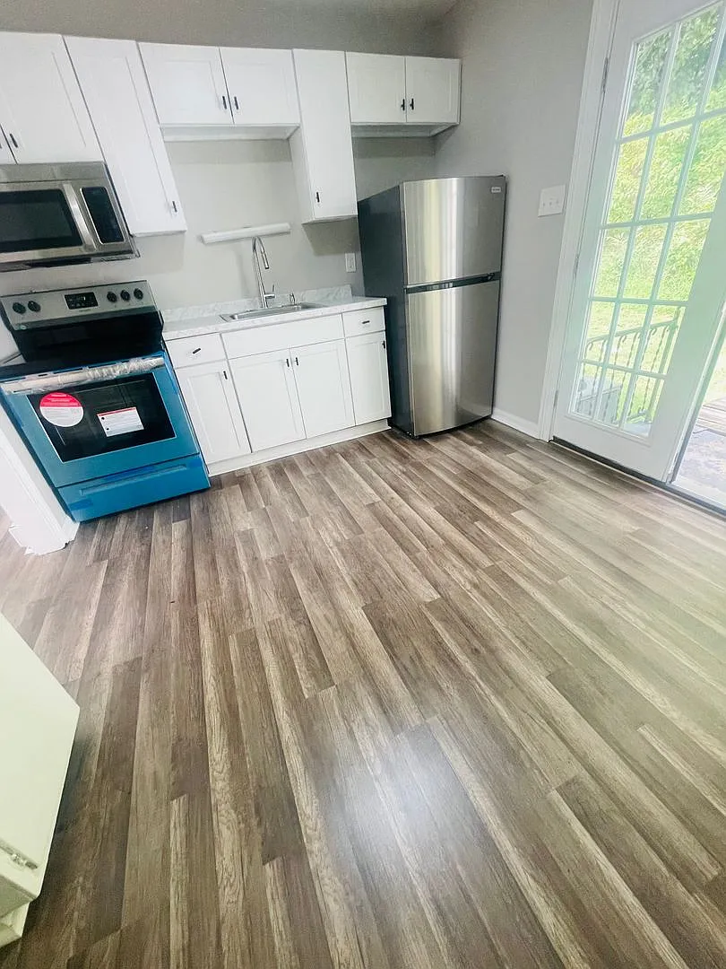 306 N Jackson Street — Photo 4