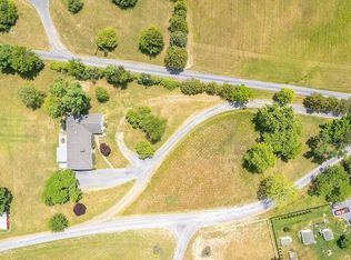 100 Hokie Ln, Stephens City, VA 22655