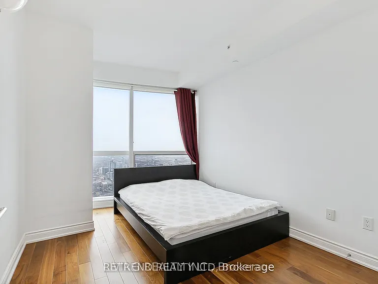 388 Yonge St #6505 — Photo 12