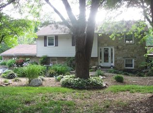 4800 Arlington Dr, Sykesville, MD 21784