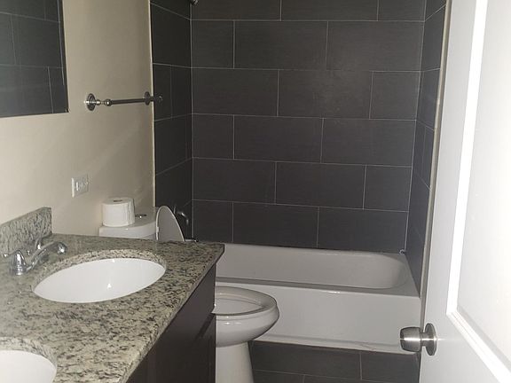 5th image of 2027 W North Ave #2C